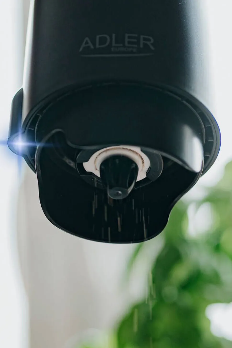 Adler suola- ja pippurimylly elektroninen musta
