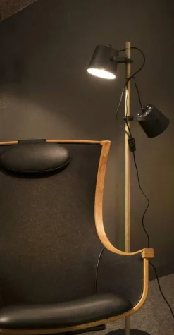 Aneta Lighting lattiavalaisin Espresso 2-os. mattamusta/puu