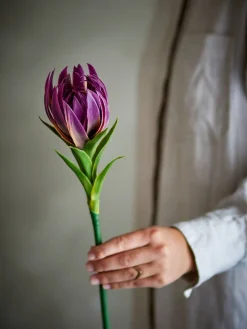 Bloomingville koristeoksa Lily violetti