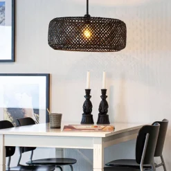 By Rydéns Aira riippuvalaisin musta