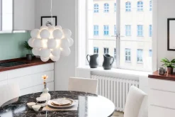 By Rydéns riippuvalaisin Gross mattavalkoinen