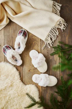 Create aamutossut B903399 White