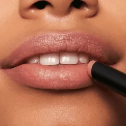 Essence huulipuna The Slim Stick 101