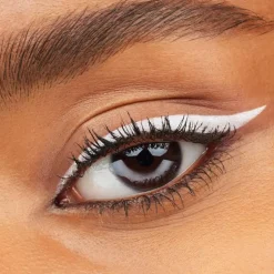 Essence Rajauskynä 04