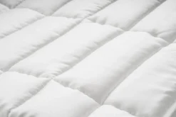 Familon Lux light peitto 150x200 cm valkea