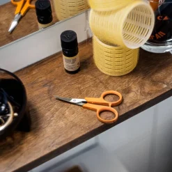 Fiskars Classic kynsisakset kaarevateräiset 10 cm