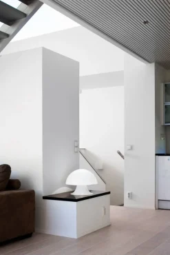 Fosto La Boheme Ø 550 mm pöytävalaisin opaalinvalkea/valkoin