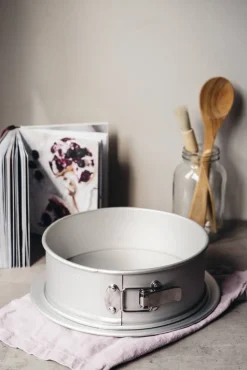 Heirol Leivonta irtopohjavuoka 25x7,6 cm anodisoitu alumiini