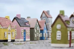 IB Laursen talolyhty My Home Town sininen ovi