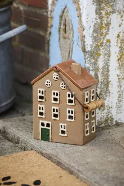 IB Laursen talolyhty Nyhavn puukahvalla vihreä ovi