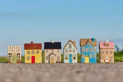 IB Laursen talolyhty Nyhavn kukat ja vaaleanpunainen katto