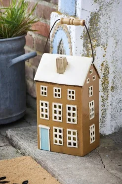 IB Laursen talolyhty Nyhavn puukahvalla turkoosi ovi