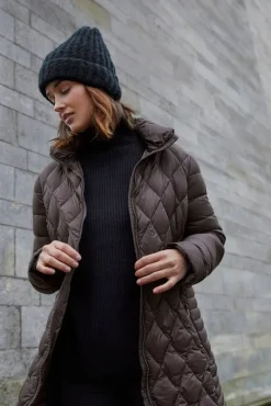 Junge untuvatakki Karoline