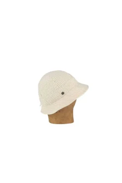 KN Kati Niemi hattu Toini Mainio