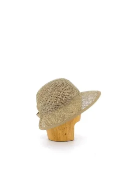 KN Kati Niemi hattu Usva