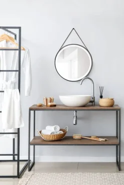 Mirrors and More peili Finchen LED-valolla Ø60 cm musta nahk