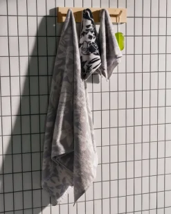 Moomin Arabia pyyhe 70x140 cm Lilja harmaa