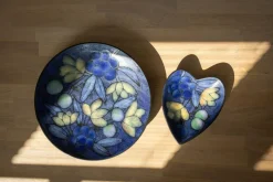 Pentik sydänmalja Studio 18x22 cm Carlson 165 v. sininen