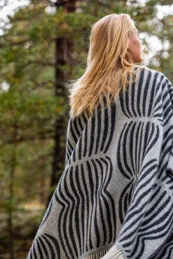 Pentik Vilja kylpypyyhe musta 70x150 cm