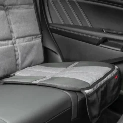 Reer TravelKid Maxi Protect istuinsuoja takapenkin selkänojaan