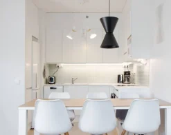 Sessak Länsi designriippuvalaisin musta