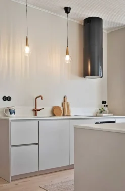 Sessak riippuvalaisin Brice 1-os kirkas