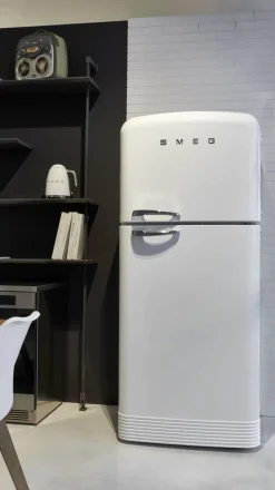 Smeg retrojääkaappi-pakastin FAB50RWH valkoinen, oikea
