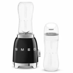 Smeg tehosekoitin kahdella 600 ml pullolla, musta PBF01BLEU