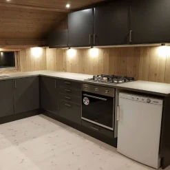 Sunwind kaasujääkaappi Ventus 100 TC valkoinen