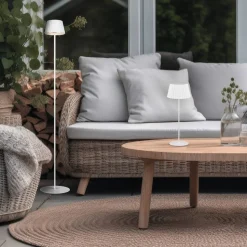 Trio Lighting LED ulkolattiavalaisin Suarez mattavalkoinen l