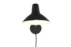 Trio Lighting seinävalaisin Traveller E27 mattamusta/mattame