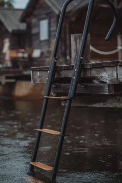 Varax laituritikas 420 ylösnostettava, musta