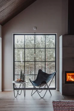 Varax Lepakkokangas 36A musta keinonahka