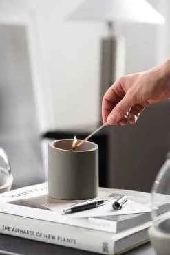 Villeroy&Boch NewMoon Home tuoksukynttilä 8,5x8,5x9 cm 0,25l harmaa Fantasy