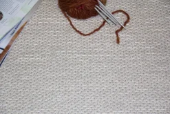 VM-Carpet Aho 72 beige, kapea pellavakantti 200*300 cm