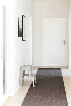 VM-Carpet Barrakuda 9371 antrasiitti,  80*250 cm, kantti 38