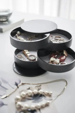 Yamazaki korulipas musta