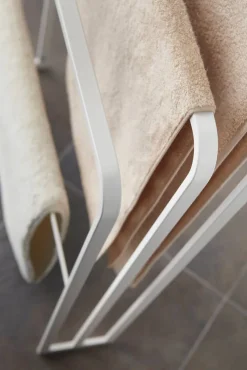 Yamazaki kylpypyyheteline Tower valkoinen