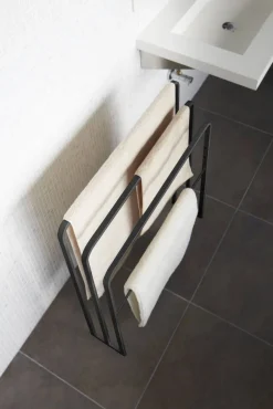 Yamazaki kylpypyyheteline Tower musta