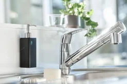 Yamazaki saippua-annostelija Tower musta