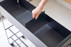 Yamazaki säilytyskärry Tower musta