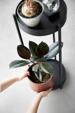 Yamazaki sivupöytä Tower pyörillä musta