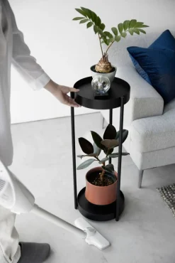 Yamazaki sivupöytä Tower pyörillä musta