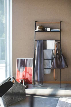 Yamazaki teline hyllyllä musta